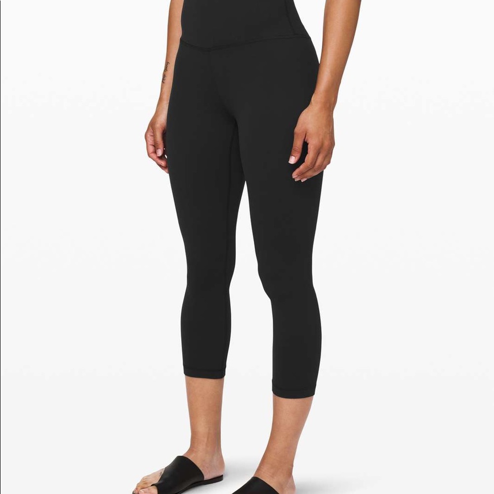 Lululemon NWOT Align Crop 21" black